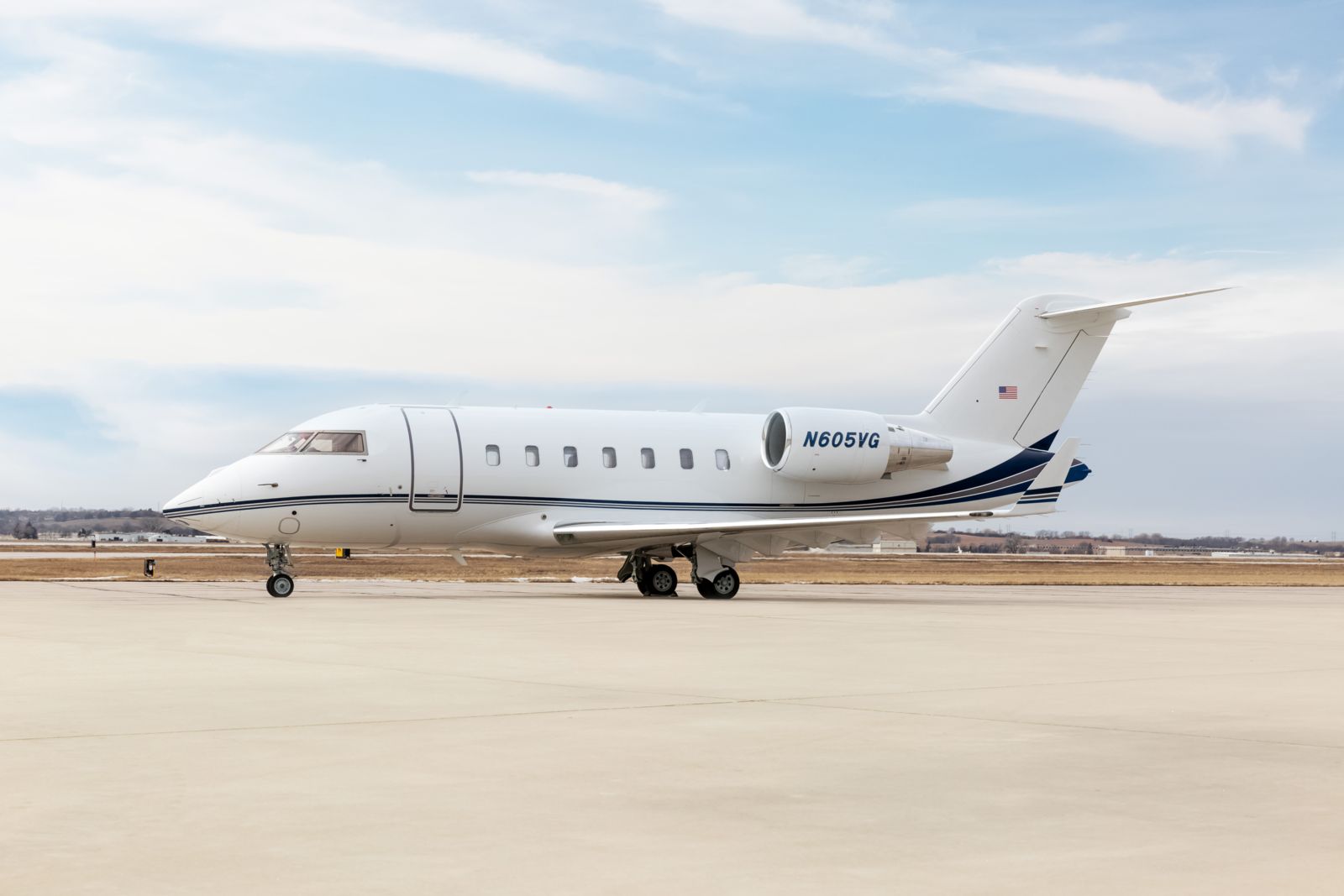 Bombardier CL 605 S/N 5905 for sale | feature image