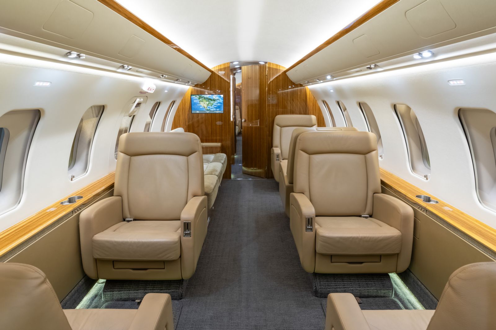 Bombardier CL 605  S/N 5905 for sale | gallery image: /userfiles/files/CL%20605%205905/bfp_8403(1).jpg