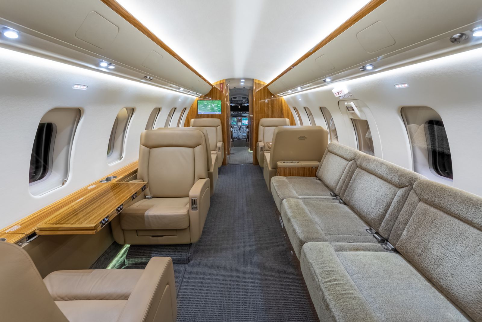 Bombardier CL 605  S/N 5905 for sale | gallery image: /userfiles/files/CL%20605%205905/bfp_8581.jpg