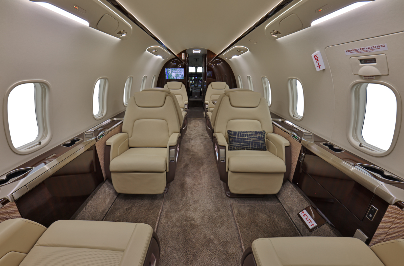 Bombardier CL 350/3500  S/N 20577 for sale | gallery image: /userfiles/files/cl350_sn%2320577__ss_-12.png
