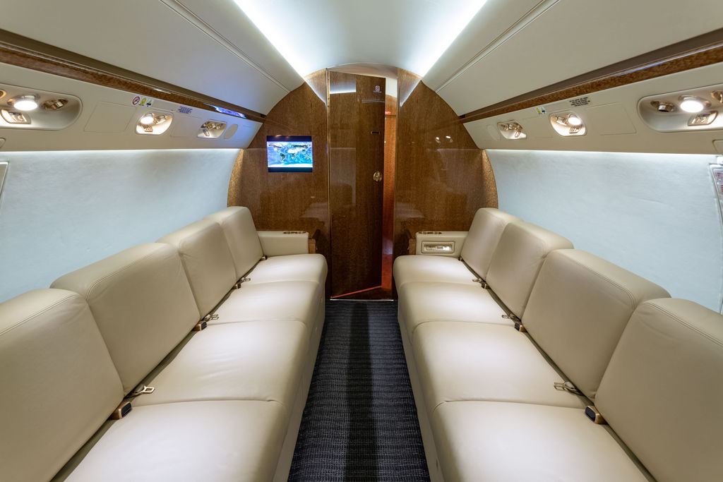 Gulfstream G550  S/N 5230 for sale | gallery image: /userfiles/files/specifications/Global_5000/BFP_6517.jpg