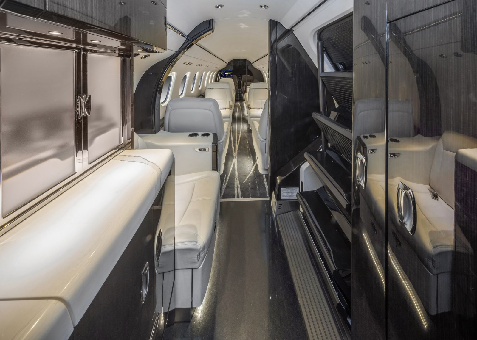 Cessna/Textron Longitude  S/N 70 for sale | gallery image: /userfiles/images/1150/scbe1294r_08jun25.jpg