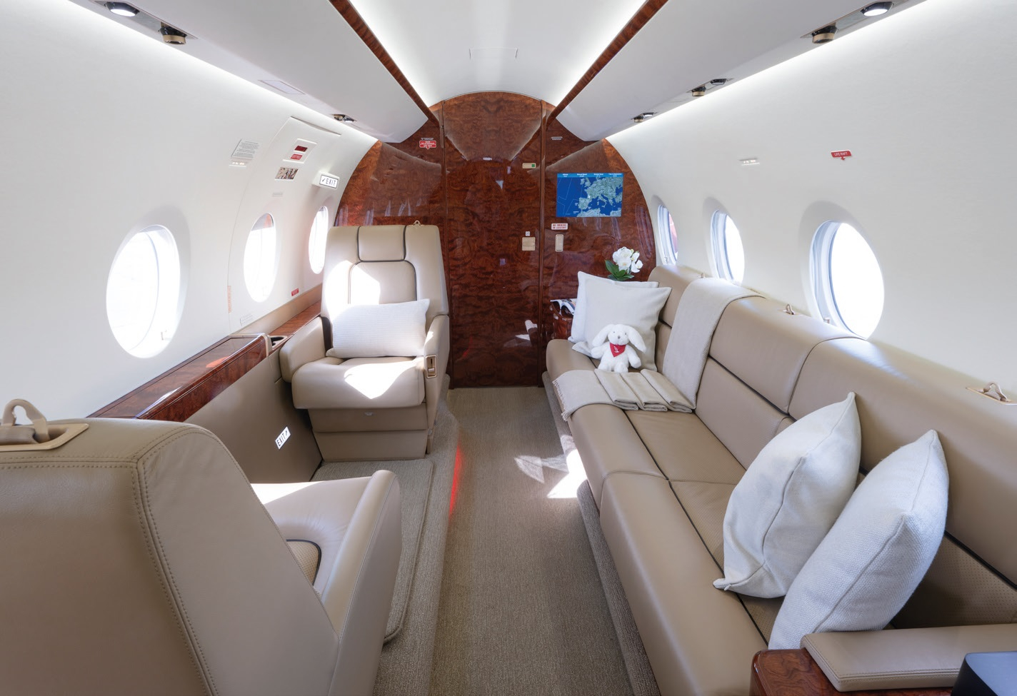 Gulfstream G280  S/N 2039 for sale | gallery image: /hal/userfiles/images/listing-images/38979/2039c.jpg