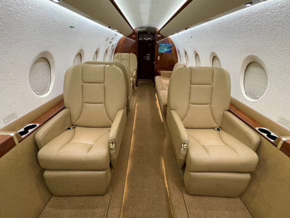 Gulfstream G280  S/N 2018 for sale | gallery image: /hal/userfiles/images/listing-images/44599/001390.png