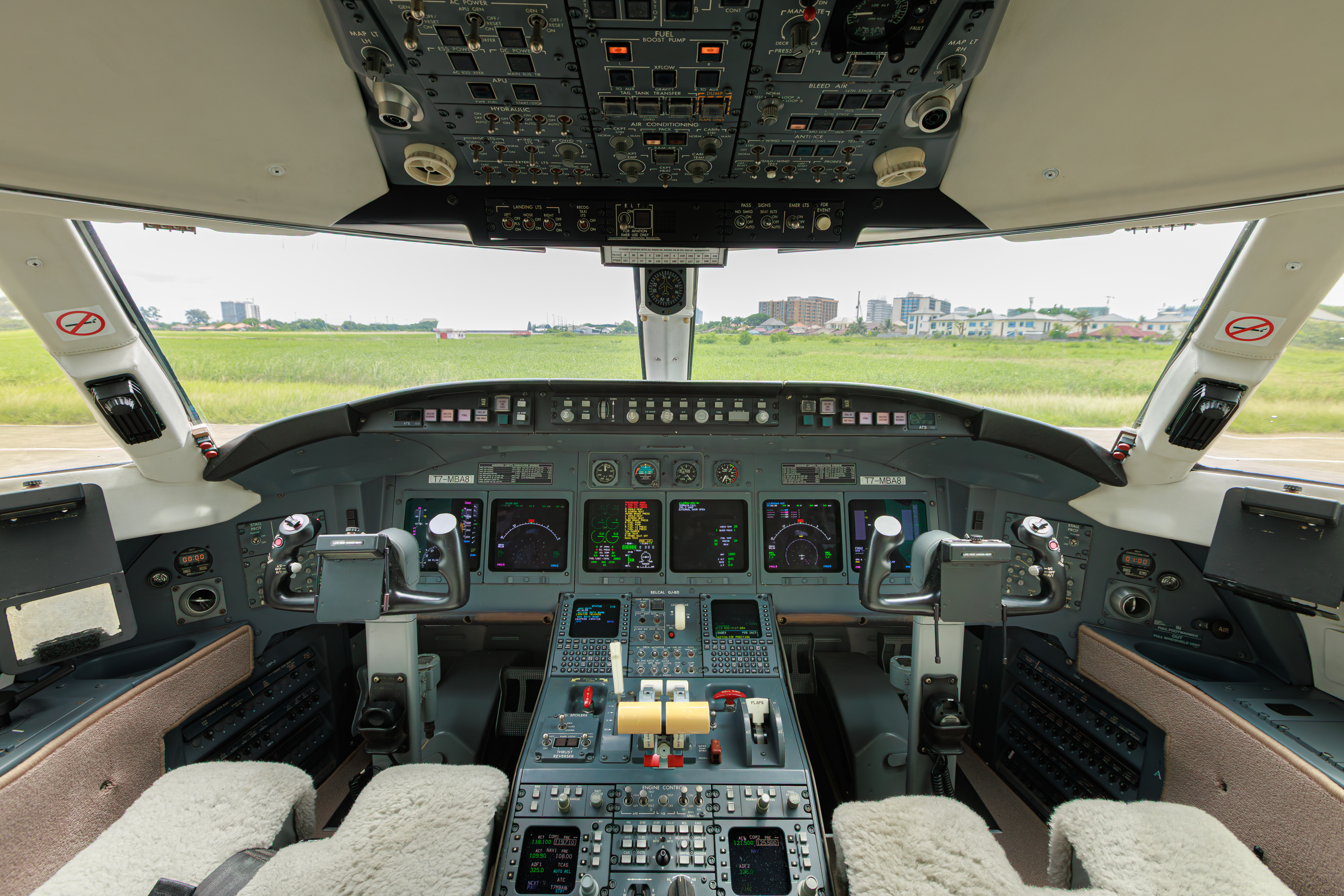 Bombardier CL 604  S/N 5644 for sale | gallery image: /hal/userfiles/images/listing-images/47428/SONE0662.jpg