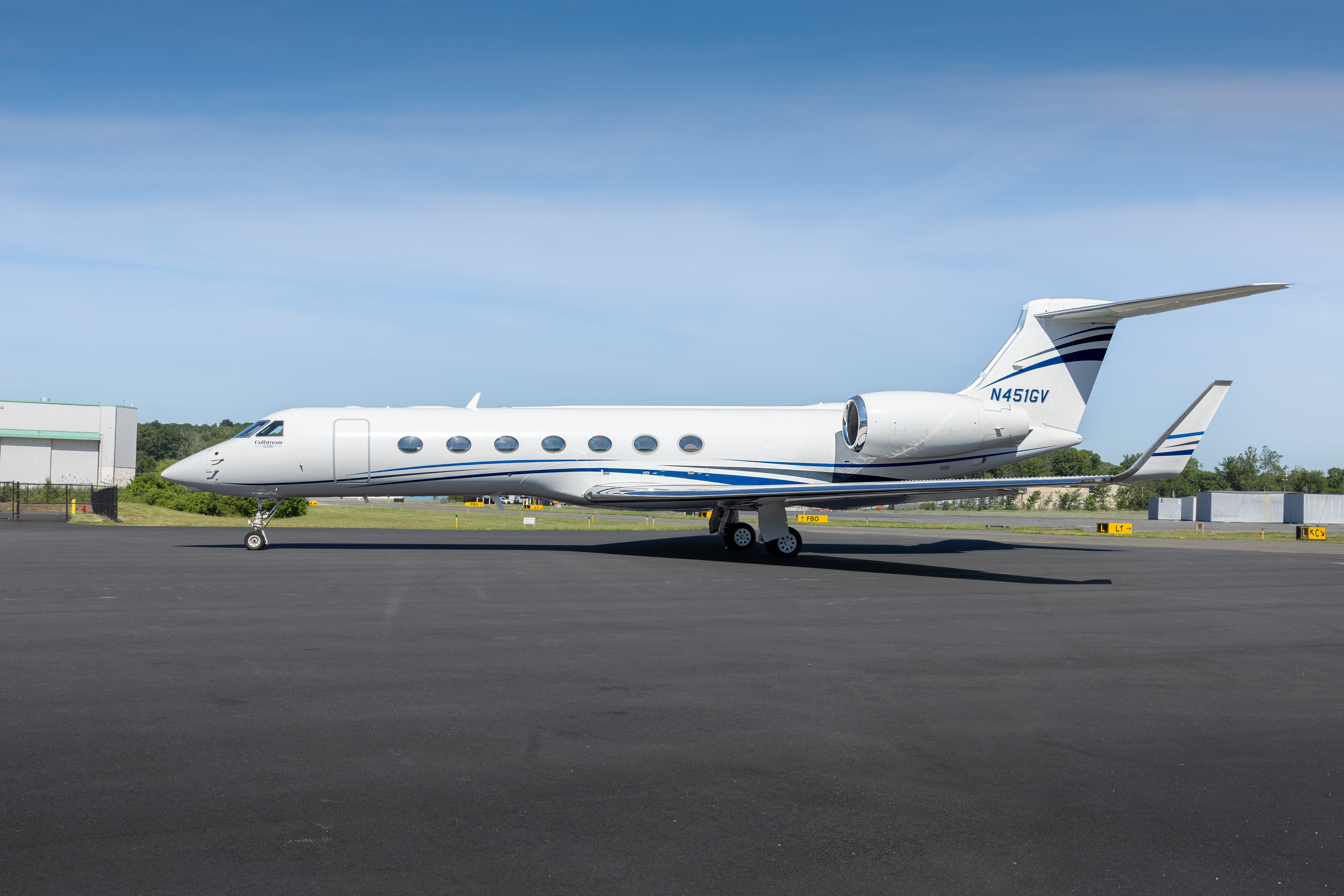 Gulfstream G550  S/N  for sale | gallery image: /hal/userfiles/images/listing-images/49211/N451GV-G550-2.jpg