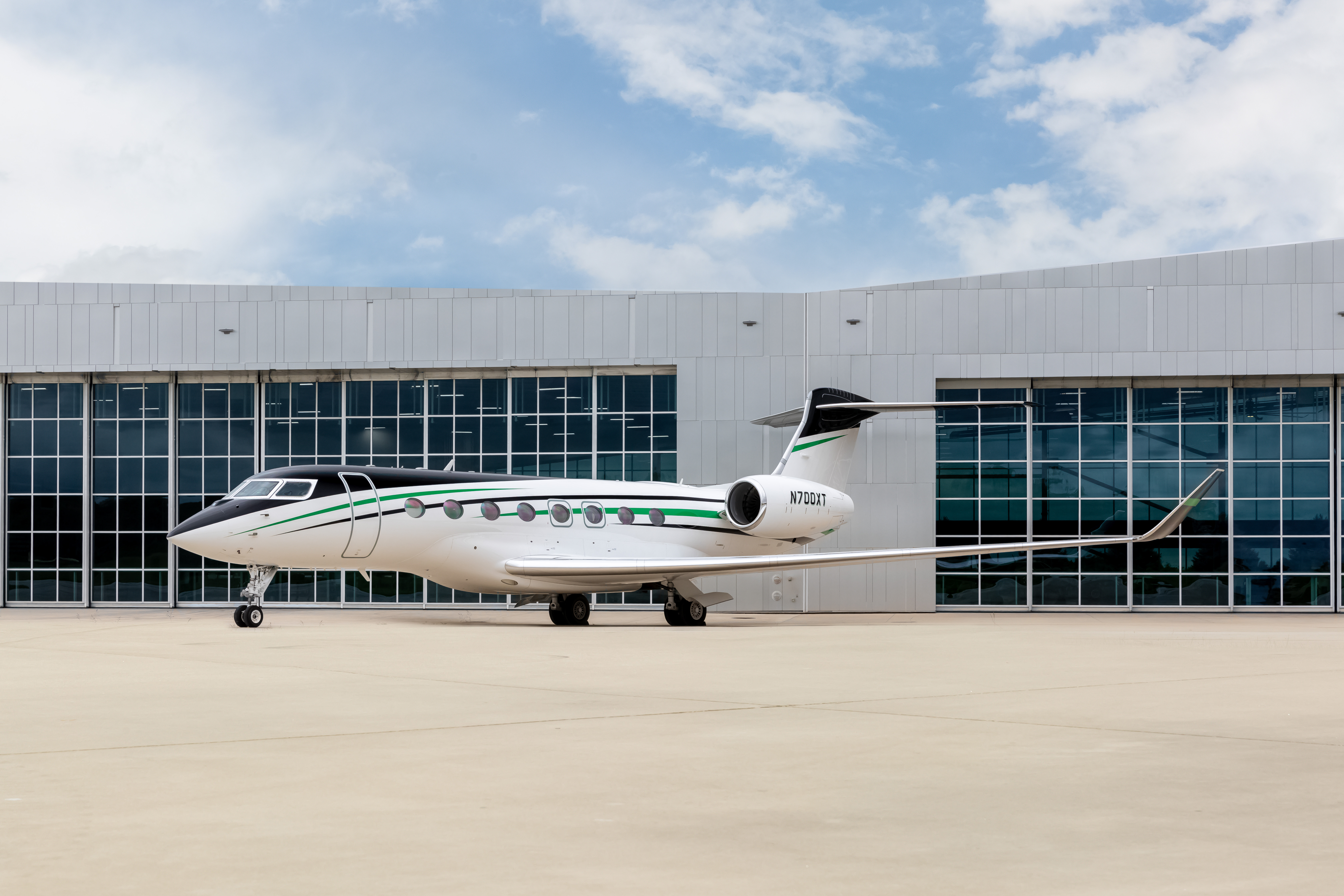 Gulfstream G650ER  S/N 6437 for sale | gallery image: /hal/userfiles/images/listing-images/50081/BFP_4633.jpg