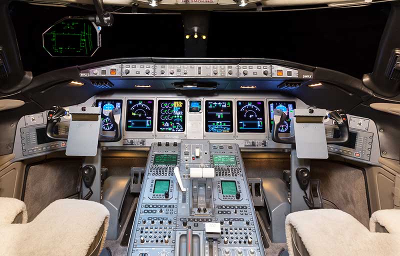 Bombardier Global 5000 model image /hal/userfiles/images/model-slides/49-1.jpg