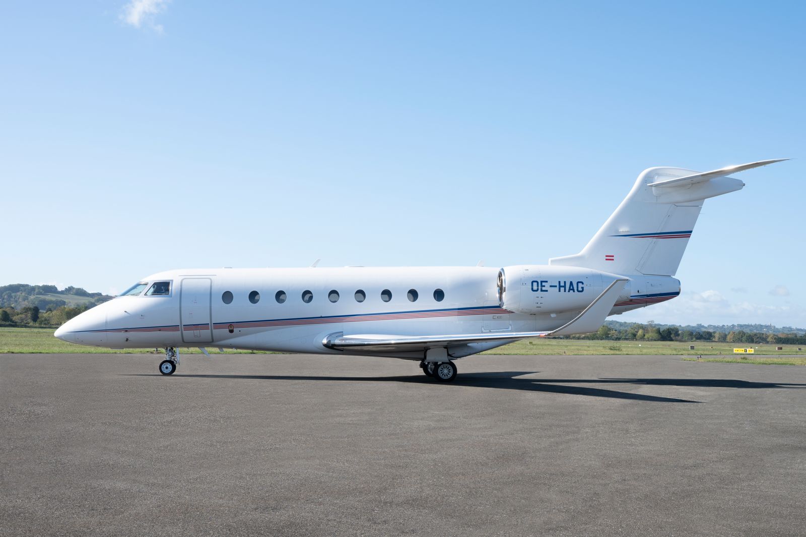 Gulfstream G280  S/N 2039 for sale | gallery image: /userfiles/files/023%20oe-hag%20%2005%2011%20tg%2022.jpg