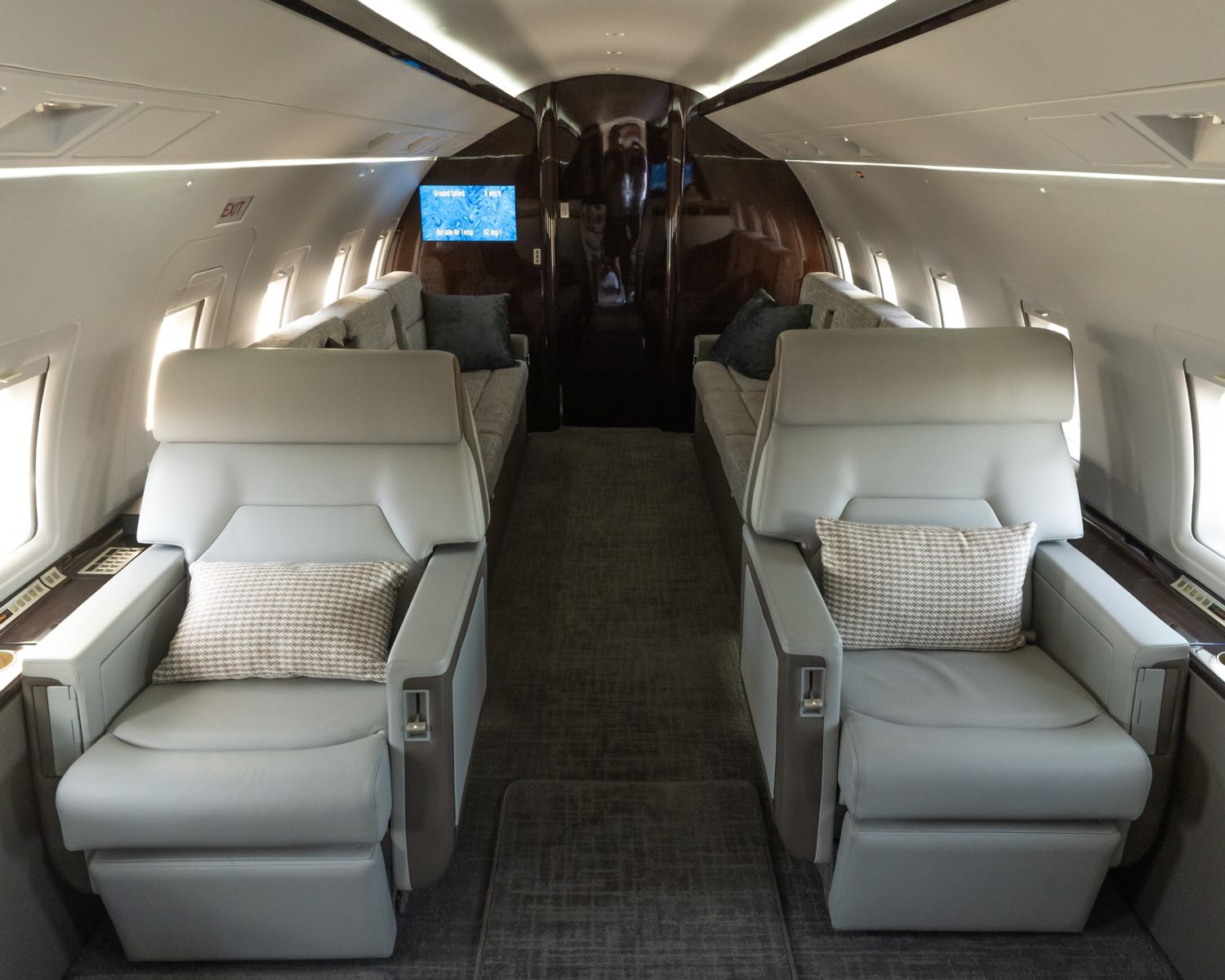 Bombardier CL 604  S/N 5302 for sale | gallery image: /userfiles/files/10v2.jpg