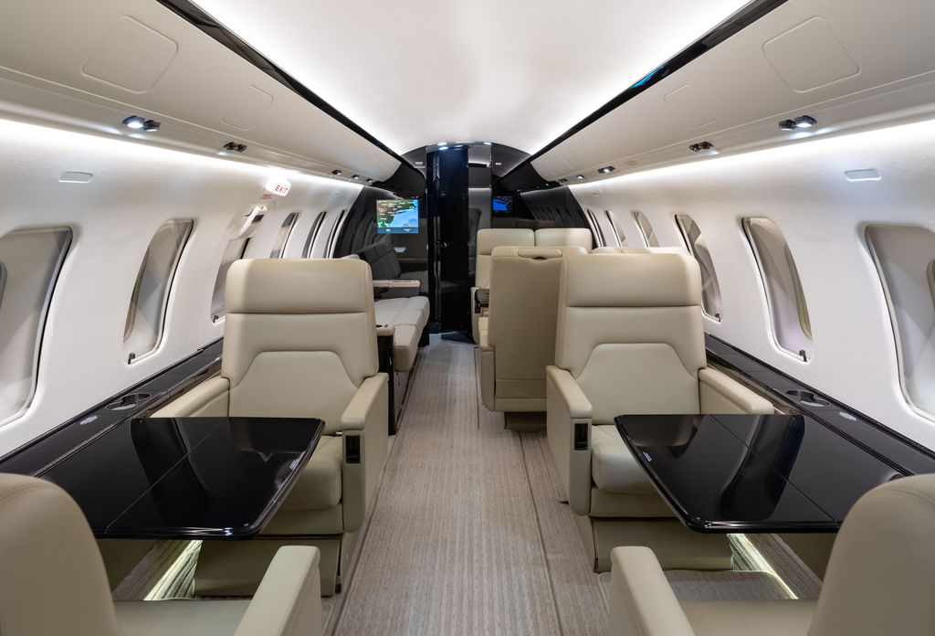 Bombardier CL 605  S/N 5736 for sale | gallery image: /userfiles/files/BFP_1278.jpg