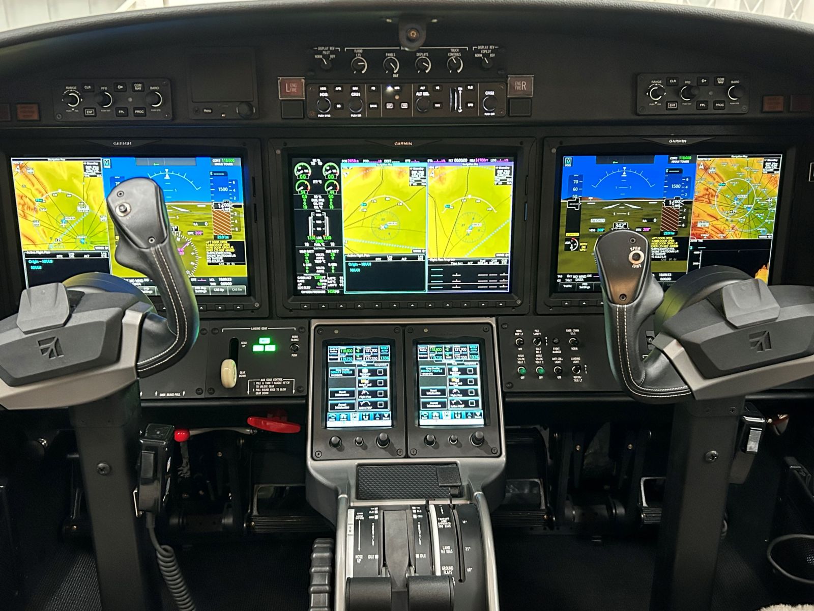 Cessna/Textron Citation M2  S/N 1137 for sale | gallery image: /userfiles/files/cockpit%202.jpg