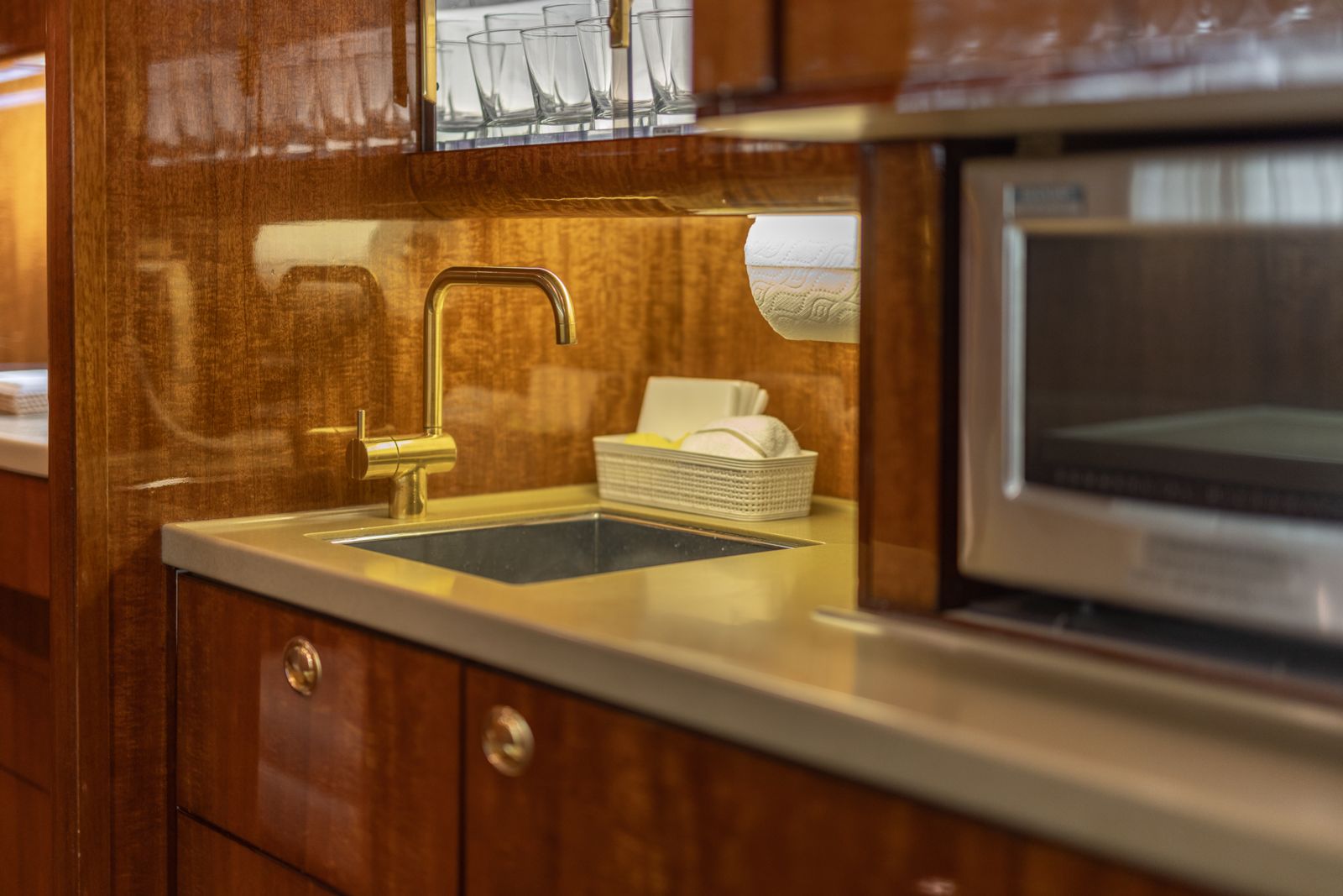 Gulfstream GIVSP  S/N 1471 for sale | gallery image: /userfiles/files/galley%20sink.jpg