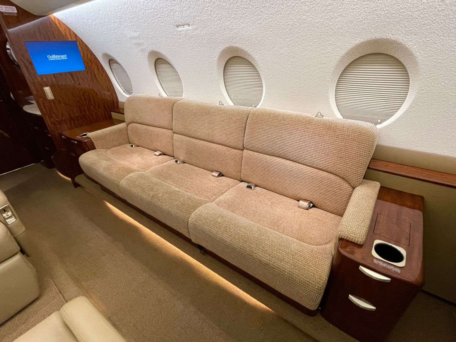 Gulfstream G280  S/N 2018 for sale | gallery image: /userfiles/files/img_4540.jpg