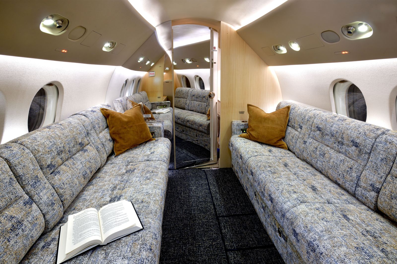 Dassault Falcon 900B  S/N 93 for sale | gallery image: /userfiles/files/int9c_300.jpg