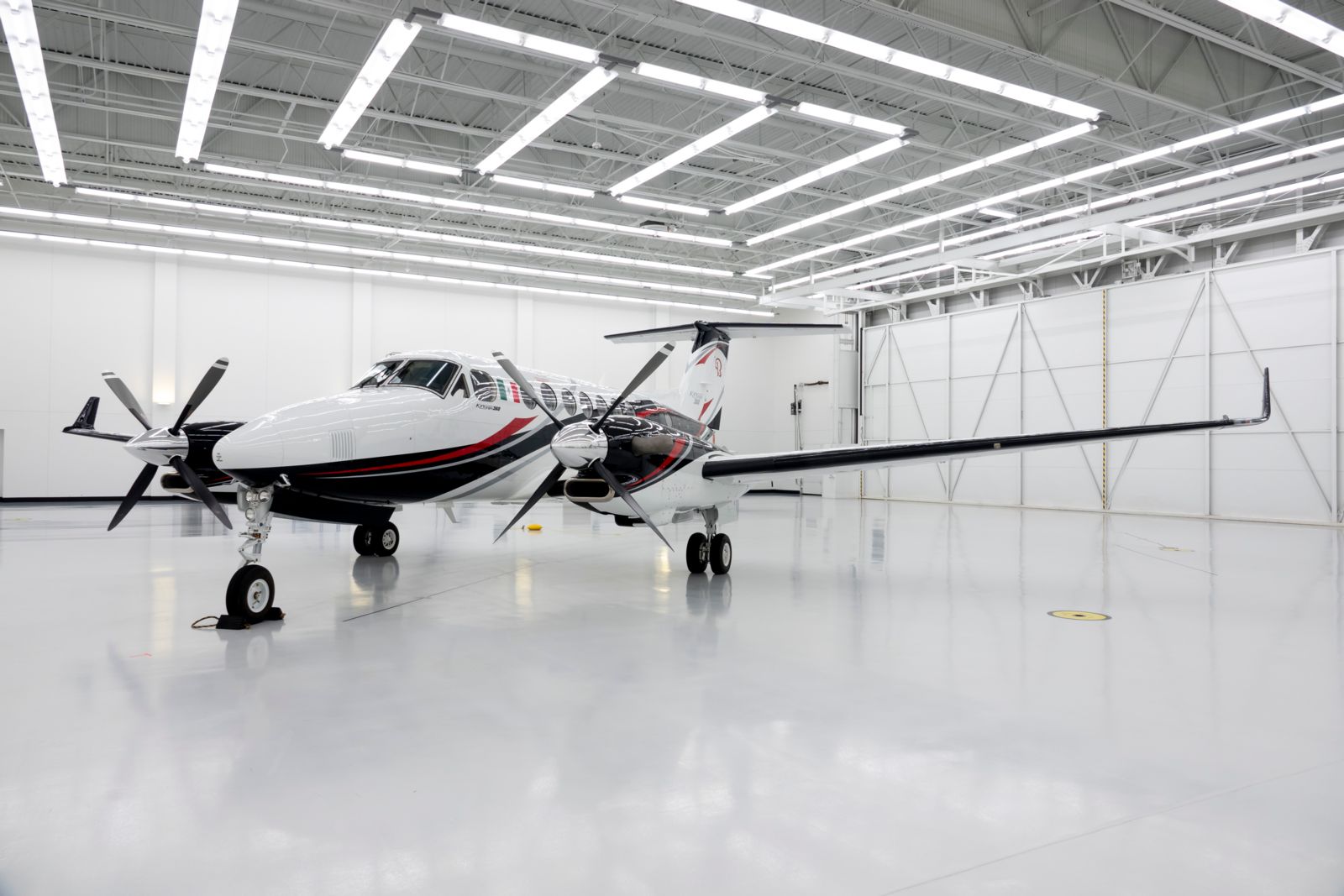 Beech King Air 360 S/N FL-1305 for sale | feature image