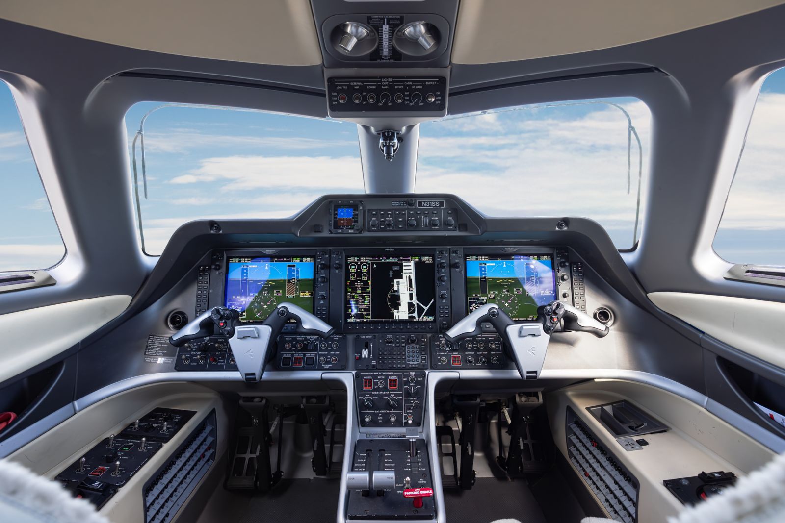 Embraer Phenom 300-300E  S/N 50500197 for sale | gallery image: /userfiles/files/n31ss-p300-3.jpg