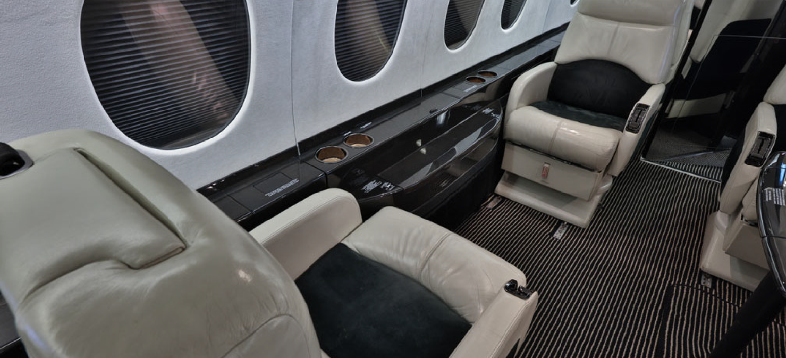 Dassault Falcon 2000EX EASy  S/N 132 for sale | gallery image: /userfiles/files/picture8(1).png
