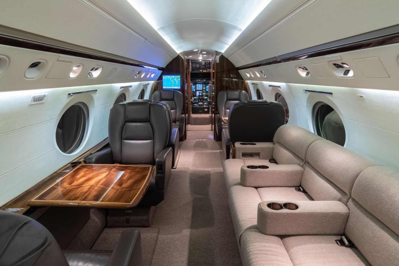 Gulfstream G400 (Heritage)  S/N 1504 for sale | gallery image: /userfiles/files/specifications/G400/1504/bfp_1741.jpg