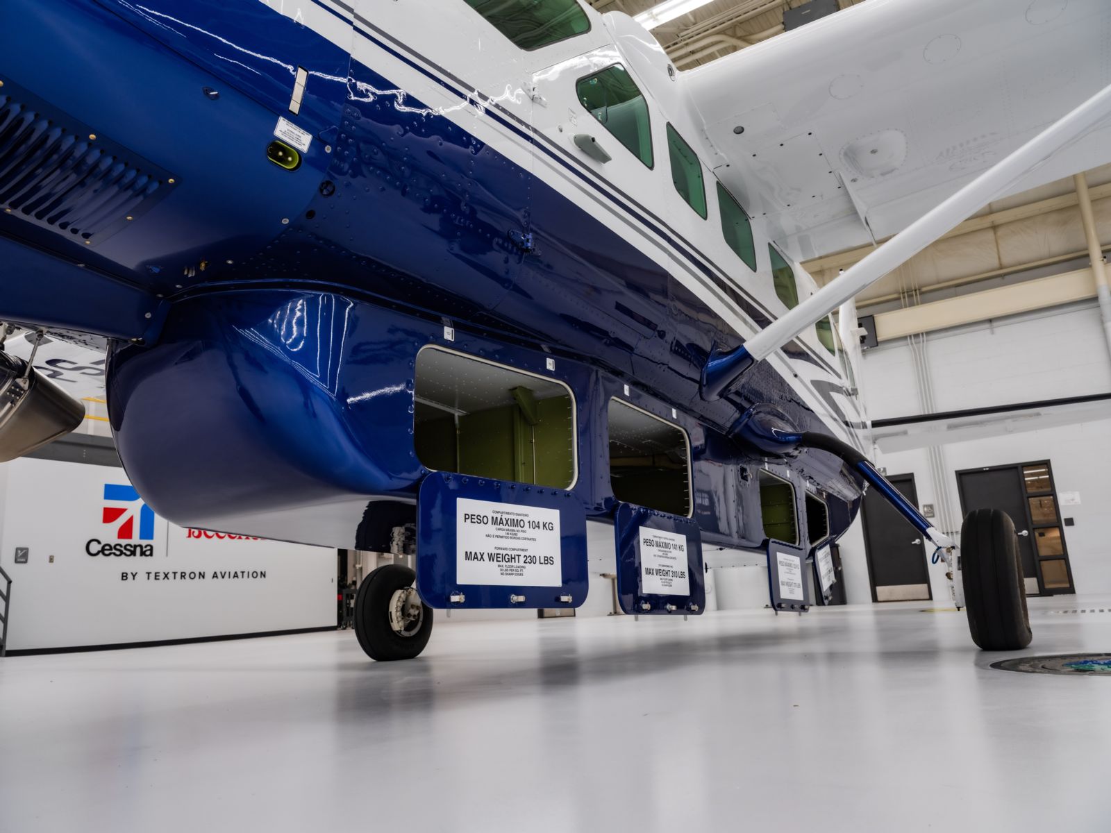 Cessna/Textron Caravan 208B  S/N 208B5907 for sale | gallery image: /userfiles/files/specifications/Grand%20Caravan/5907/dlzf_0022.jpg