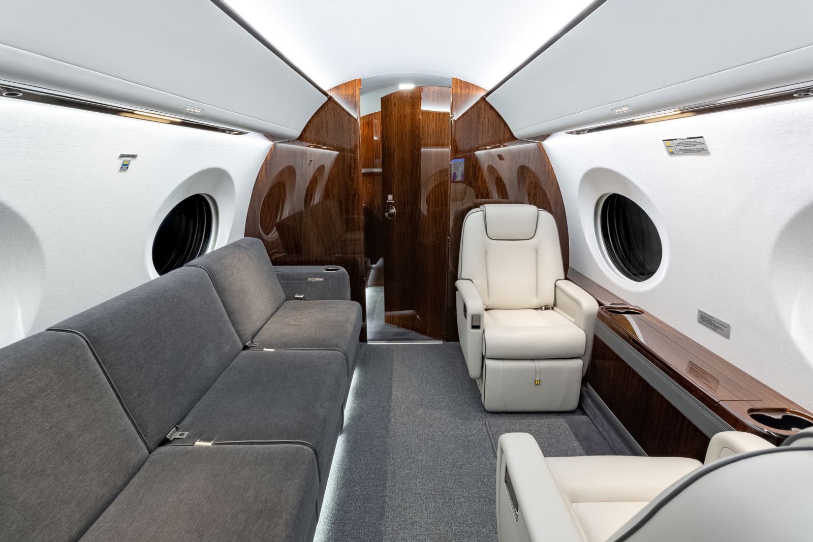 Gulfstream G600  S/N 73060 for sale | gallery image: /userfiles/files/specs/G600/bfp_1766.jpg