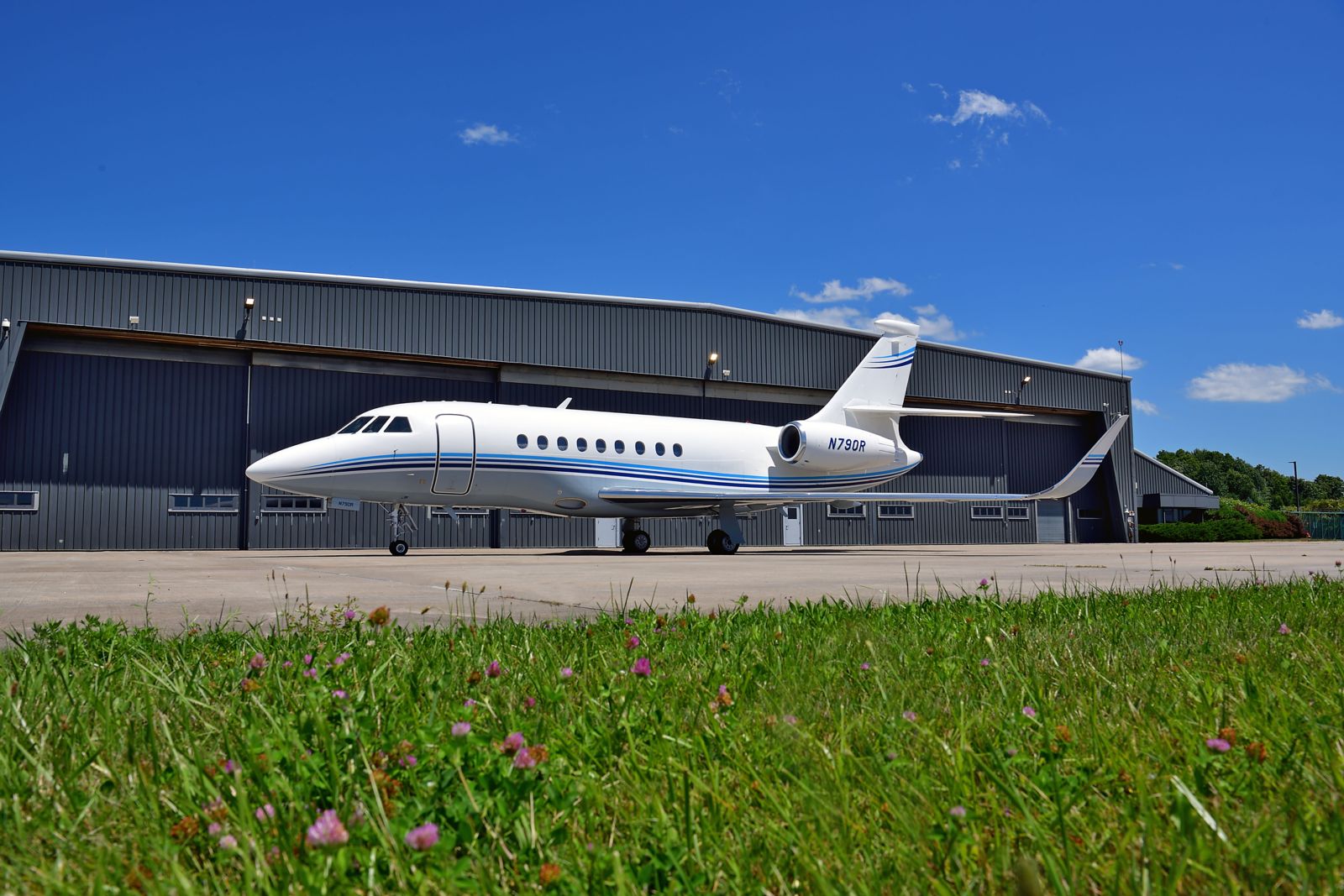 Dassault Falcon 2000LX S/N 225 for sale | feature image