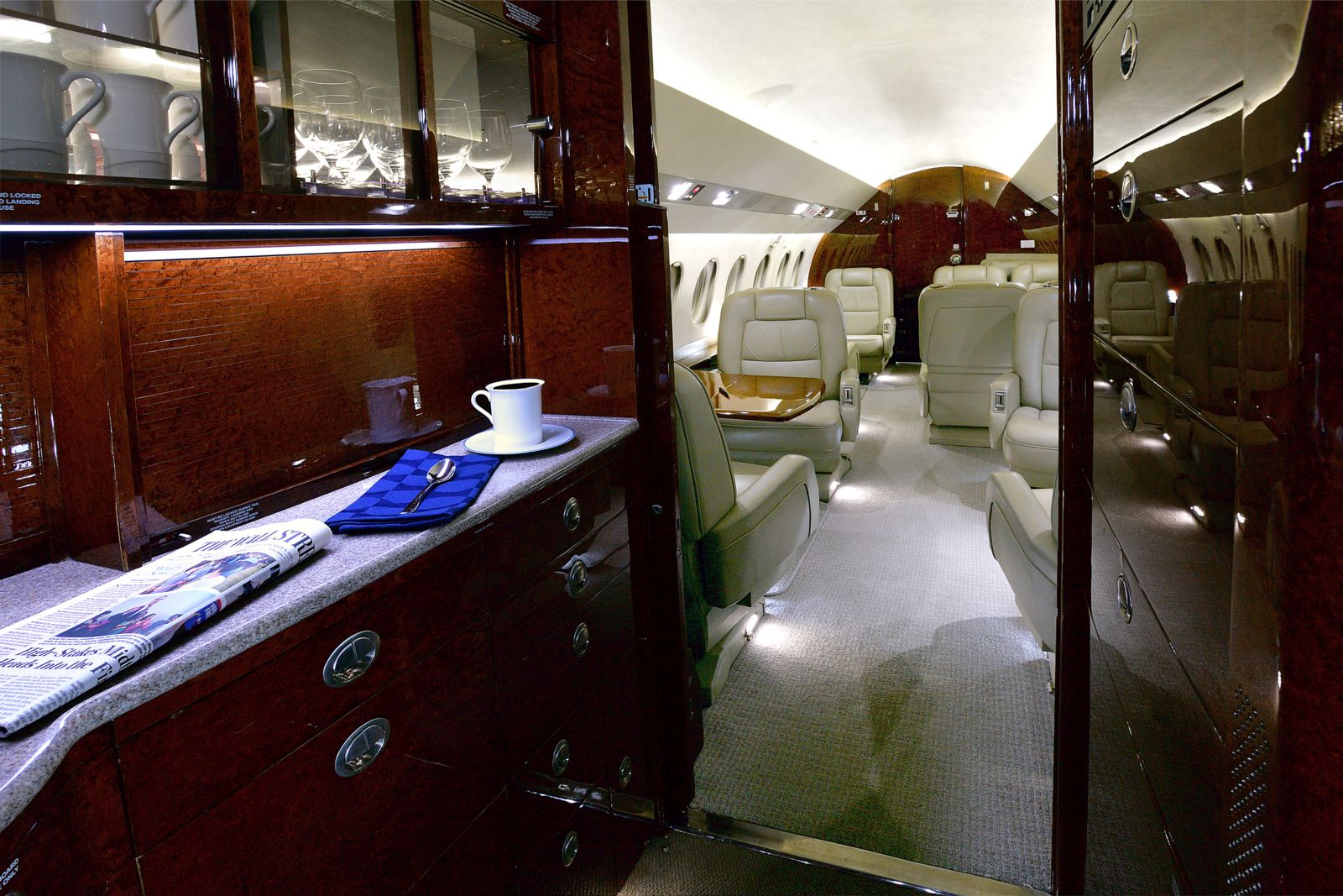 Dassault Falcon 2000LX  S/N 225 for sale | gallery image: /userfiles/images/225/int4d_300.jpg