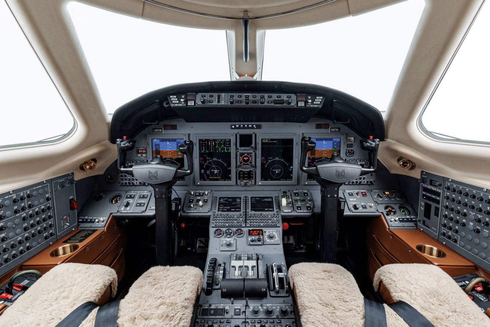 Cessna/Textron XLS+  S/N 6071 for sale | gallery image: /userfiles/images/6071/n6tm_finals-13.jpg