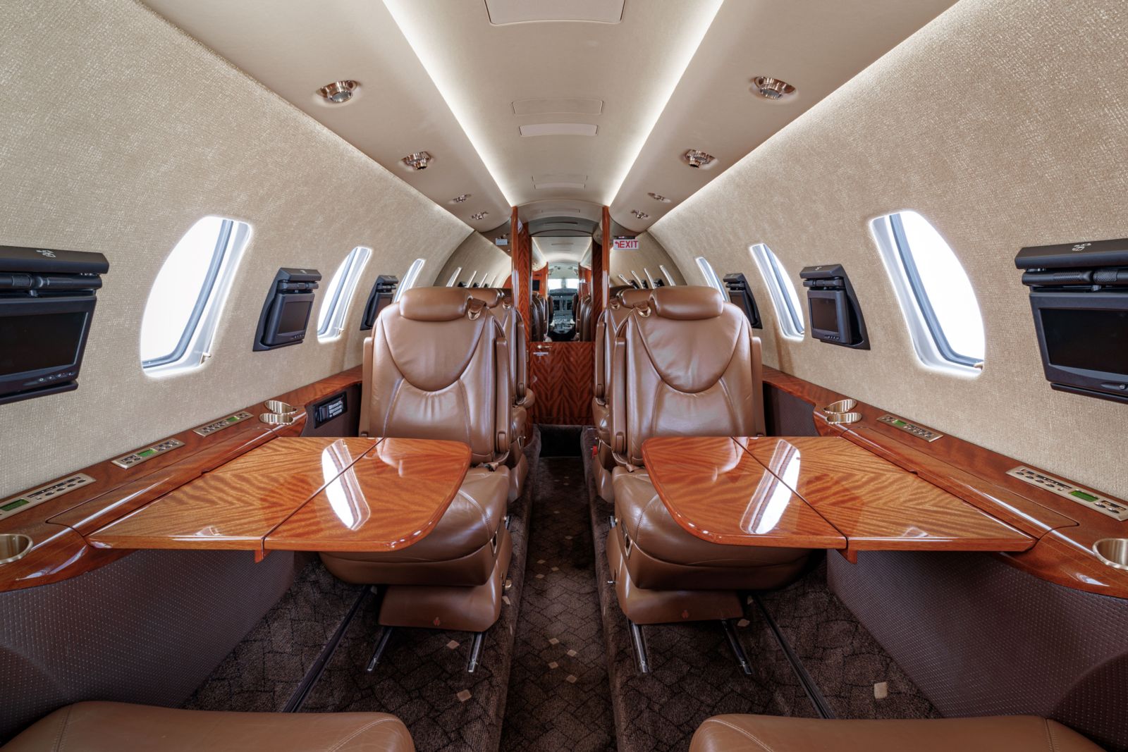 Cessna/Textron XLS+  S/N 6071 for sale | gallery image: /userfiles/images/6071/n6tm_finals-2.jpg