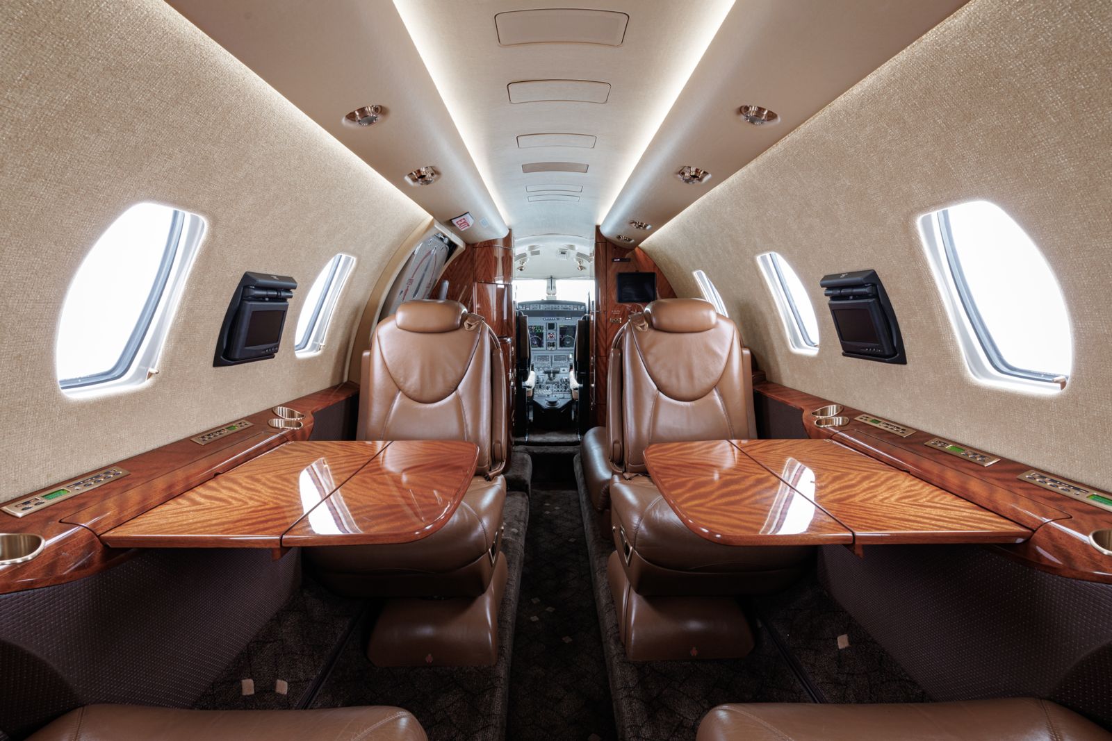 Cessna/Textron XLS+  S/N 6071 for sale | gallery image: /userfiles/images/6071/n6tm_finals-5.jpg