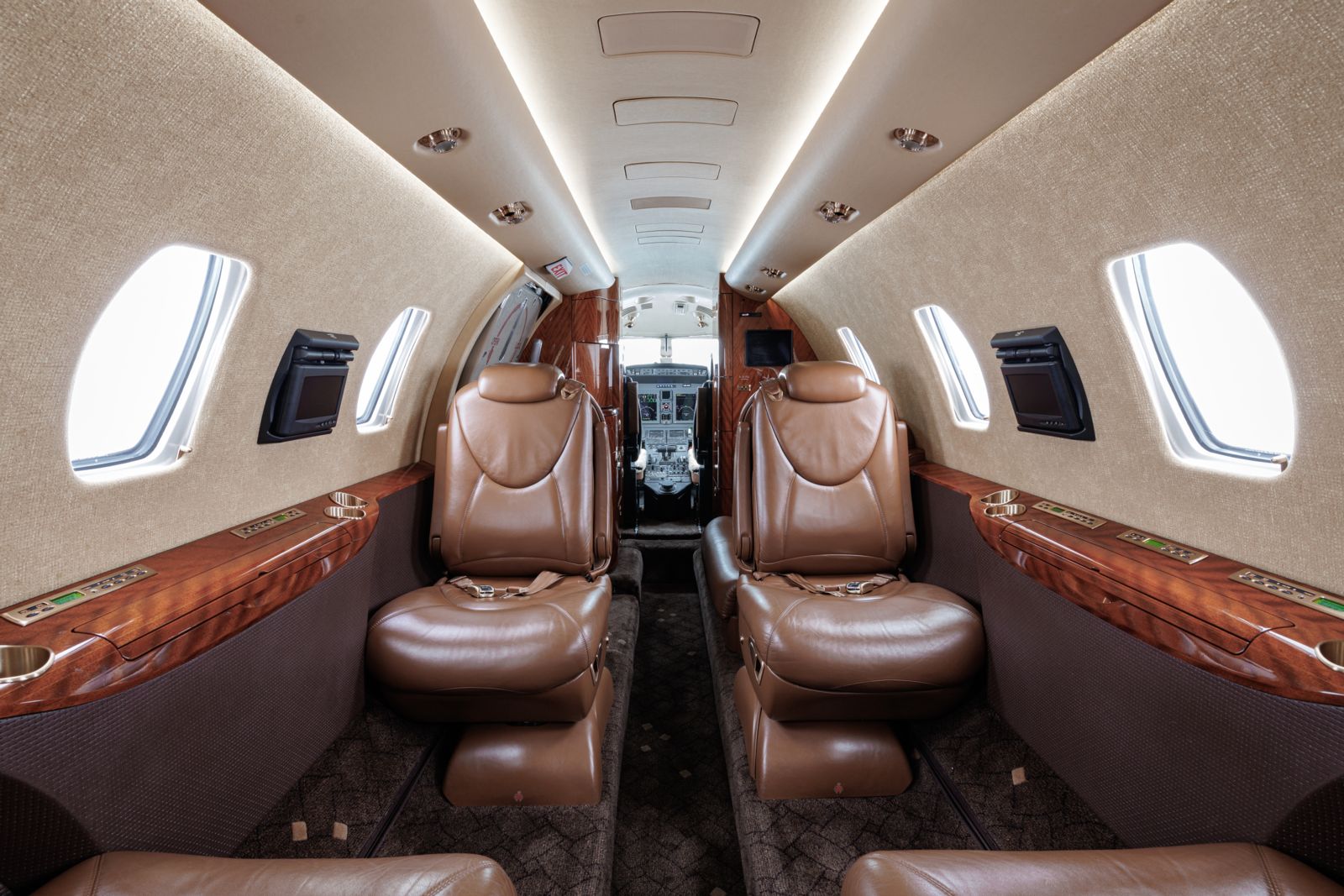 Cessna/Textron XLS+  S/N 6071 for sale | gallery image: /userfiles/images/6071/n6tm_finals-6.jpg