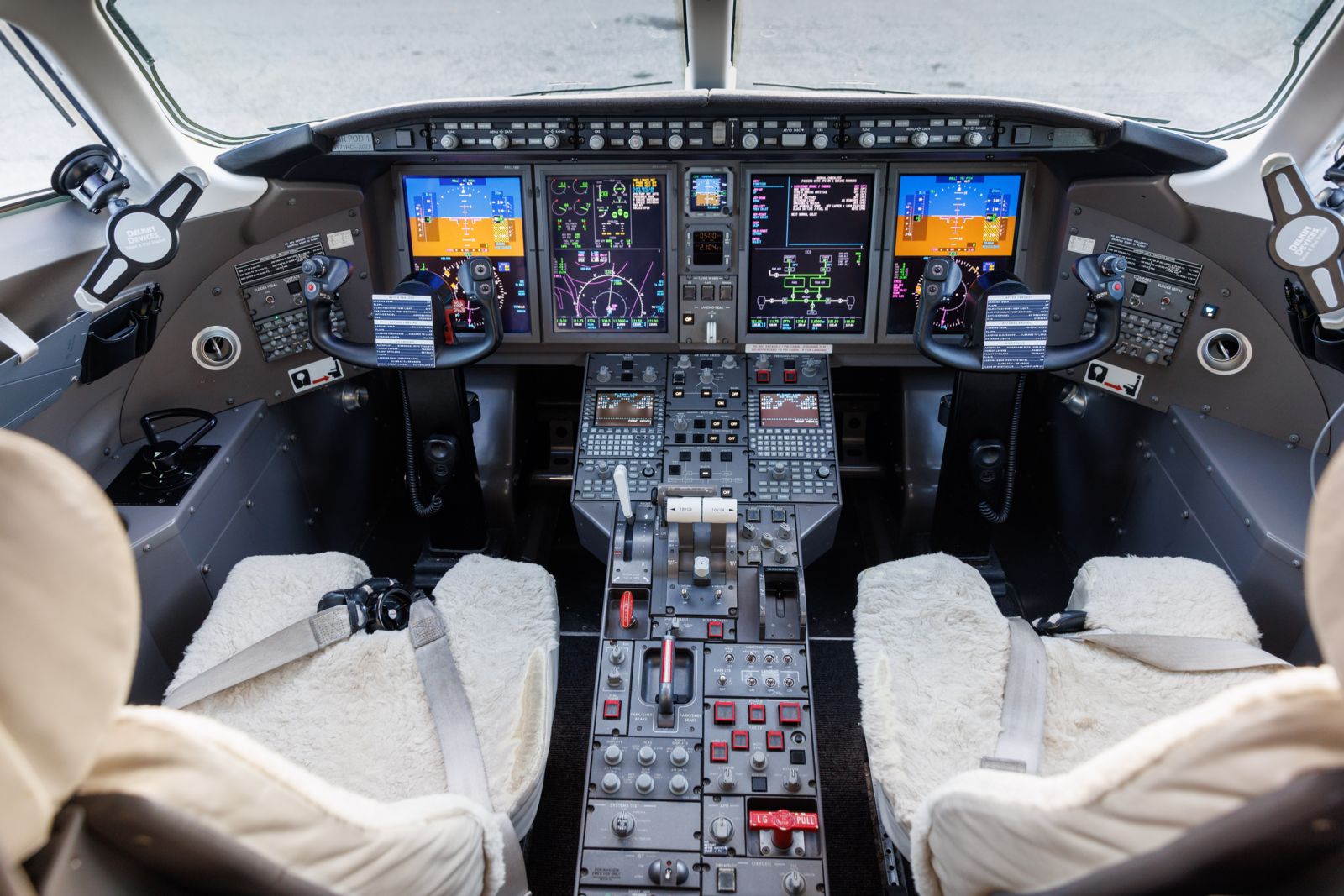Bombardier CL 300  S/N 20126 for sale | gallery image: /userfiles/images/CL300_SN%2020126/3.jpg