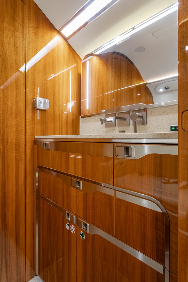 Bombardier CL 350/3500  S/N 20532 for sale | gallery image: /userfiles/images/CL350%2020532/bfp_0283.jpg