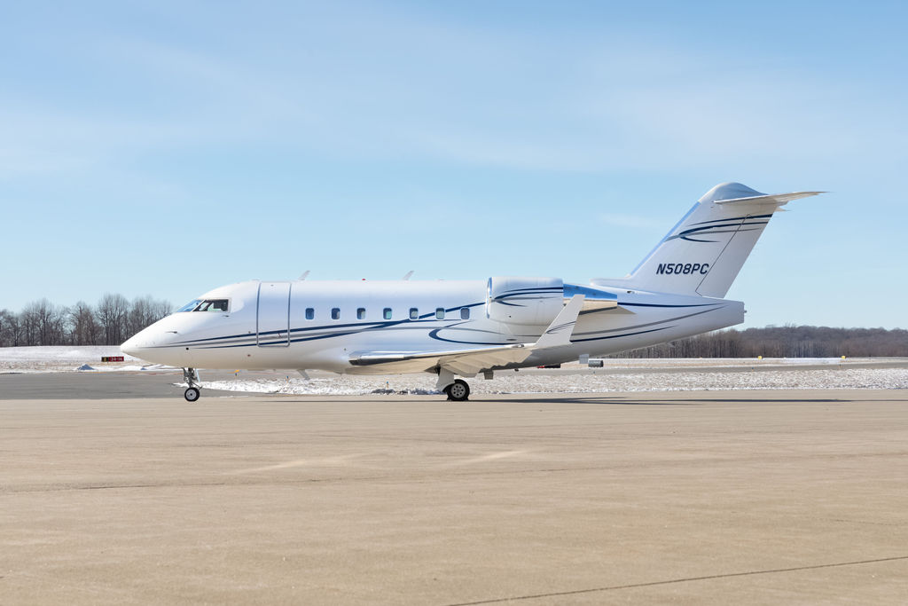 Bombardier CL 604 S/N 5558 for sale | feature image