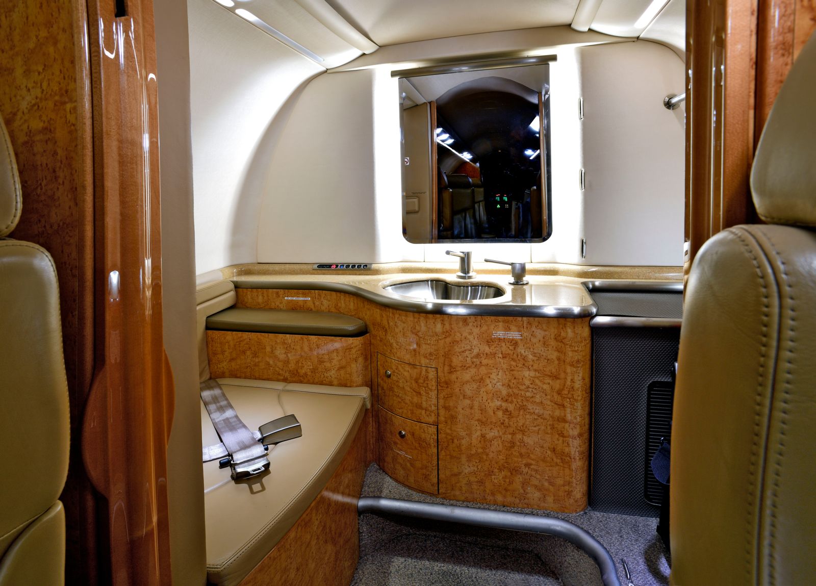 Bombardier Learjet 45  S/N 275 for sale | gallery image: /userfiles/images/Lear45_275/int7b_300.jpg