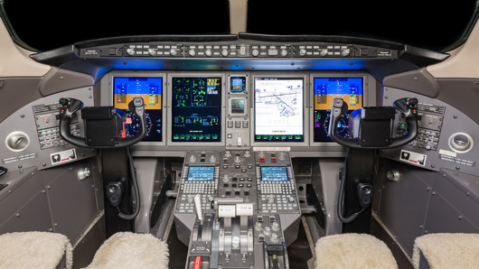 Bombardier CL 300  S/N 20402 for sale | gallery image: /userfiles/images/aircraft-listing/CL300_sn20402/cockpit.jpg