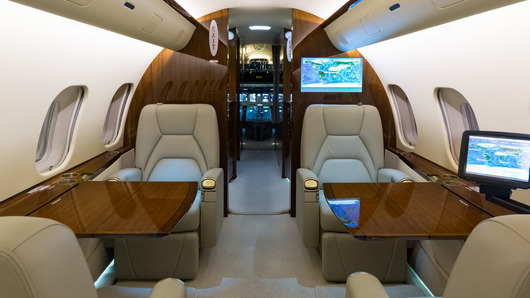 Bombardier Global 5000  S/N 9190 for sale | gallery image: /userfiles/images/aircraft-listing/Global_5000_sn9190/fwd_looking_fwd.jpg