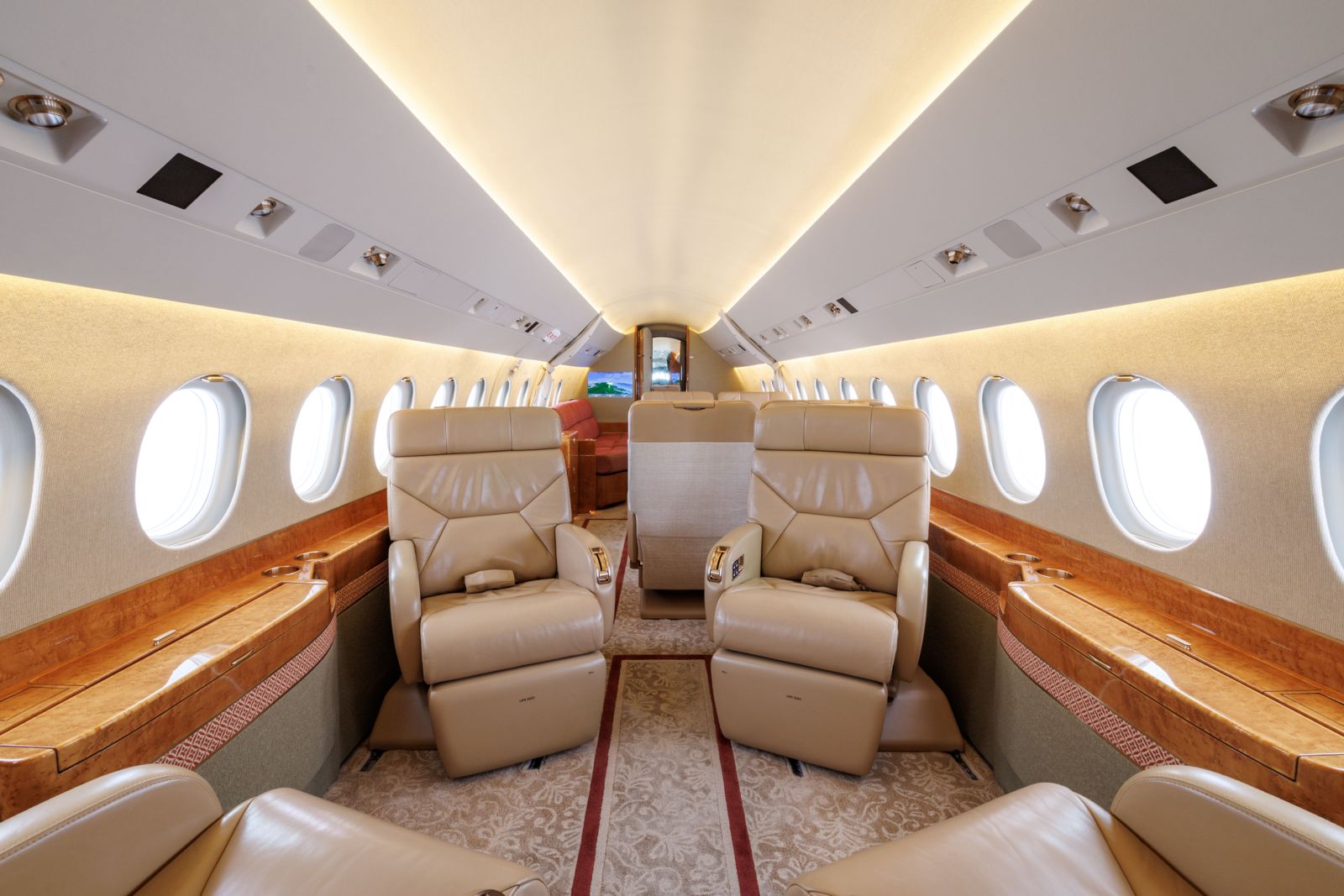 Dassault Falcon 900LX  S/N 251 for sale | gallery image: /userfiles/images/aircraft-listing/_aircraft/F900LX_SN_251/n311ja_finals-1.jpg