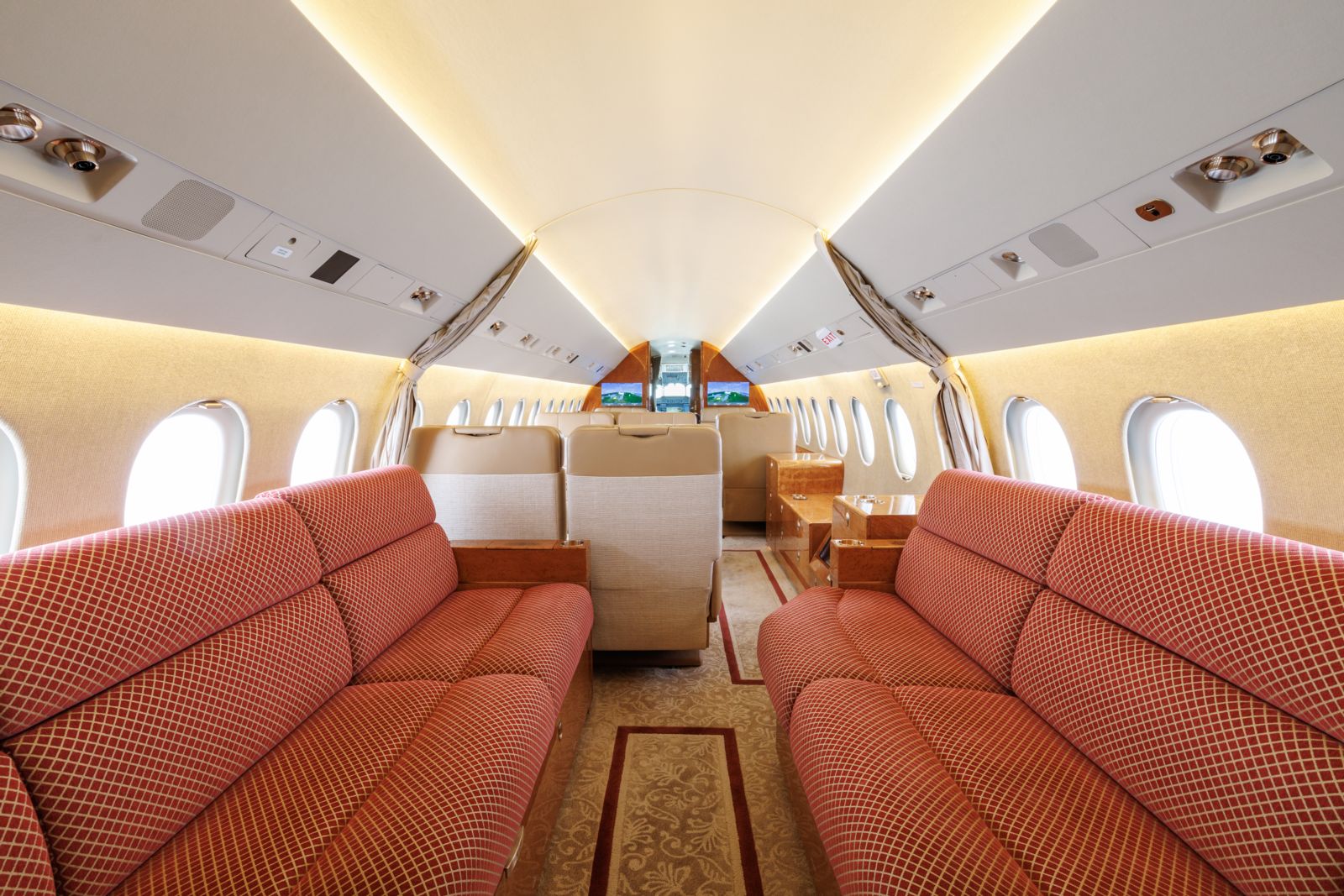 Dassault Falcon 900LX  S/N 251 for sale | gallery image: /userfiles/images/aircraft-listing/_aircraft/F900LX_SN_251/n311ja_finals-7.jpg