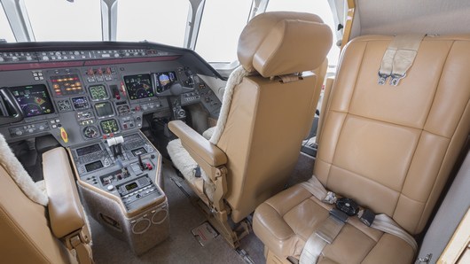 aircraft for sale - dassault falcon 2000 - cockpit